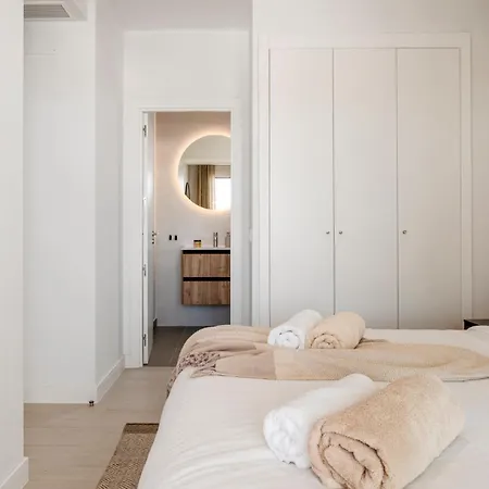 Apartmán 2br Penthouse With Spacious Terrace *