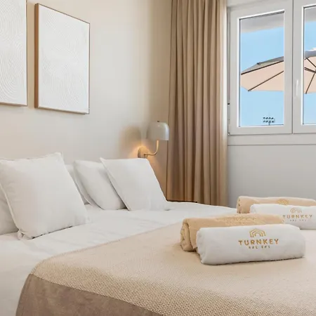 2br Penthouse With Spacious Terrace Estepona