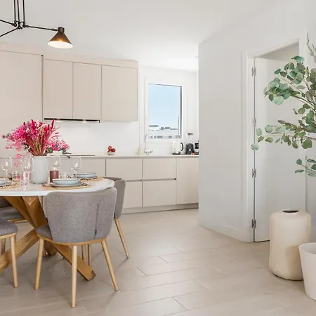 2br Penthouse With Spacious Terrace