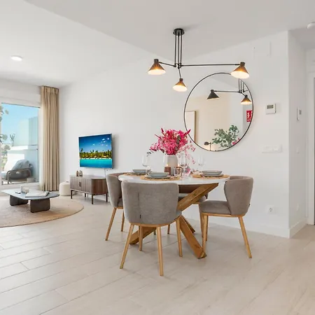 2br Penthouse With Spacious Terrace Apartmán *