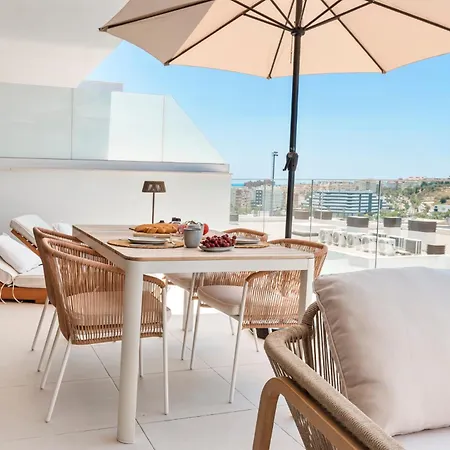 2br Penthouse With Spacious Terrace Apartmán *
