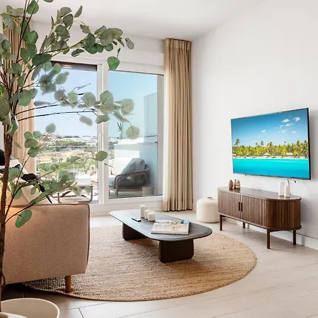 Apartmán 2br Penthouse With Spacious Terrace