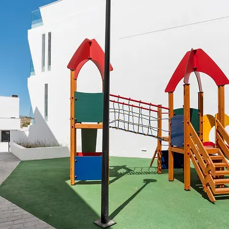 Apartmán 2br Penthouse With Spacious Terrace *